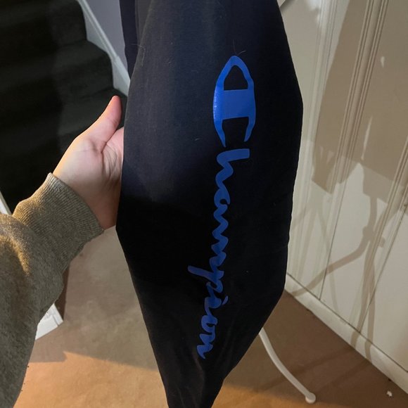 Champion Sweatshirt, Unisex Medium - Picture 2 of 3